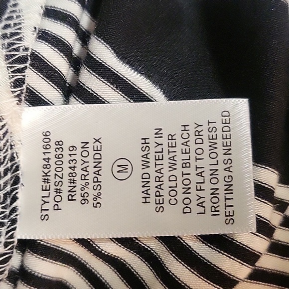 Cyrus Black/White Striped Rayon/Spandex Dress with Asymetrical Hem Size M - Picture 8 of 9